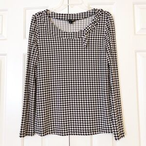 East 5th houndstooth black white long sleeve top